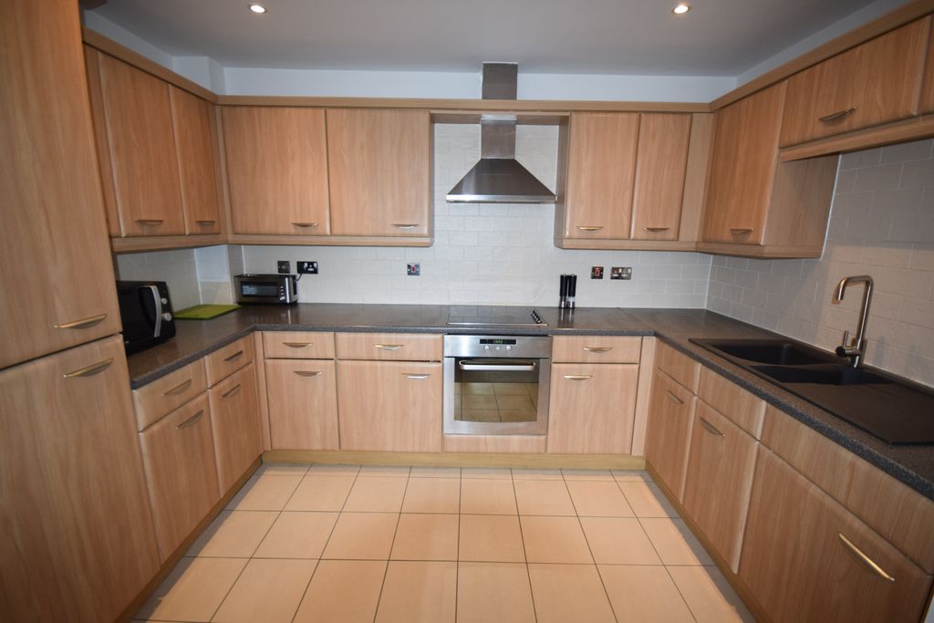 Property photo 2 of 10 Kitchen