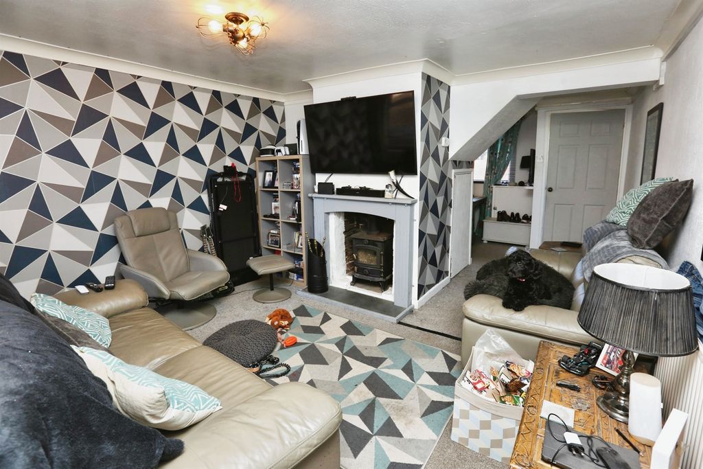 Property photo 2 of 10