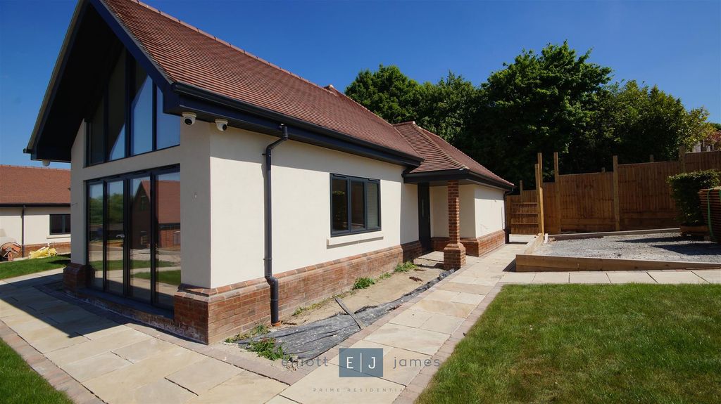 Property photo 2 of 19