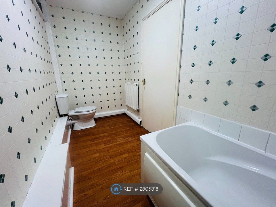 Property photo 3 of 4