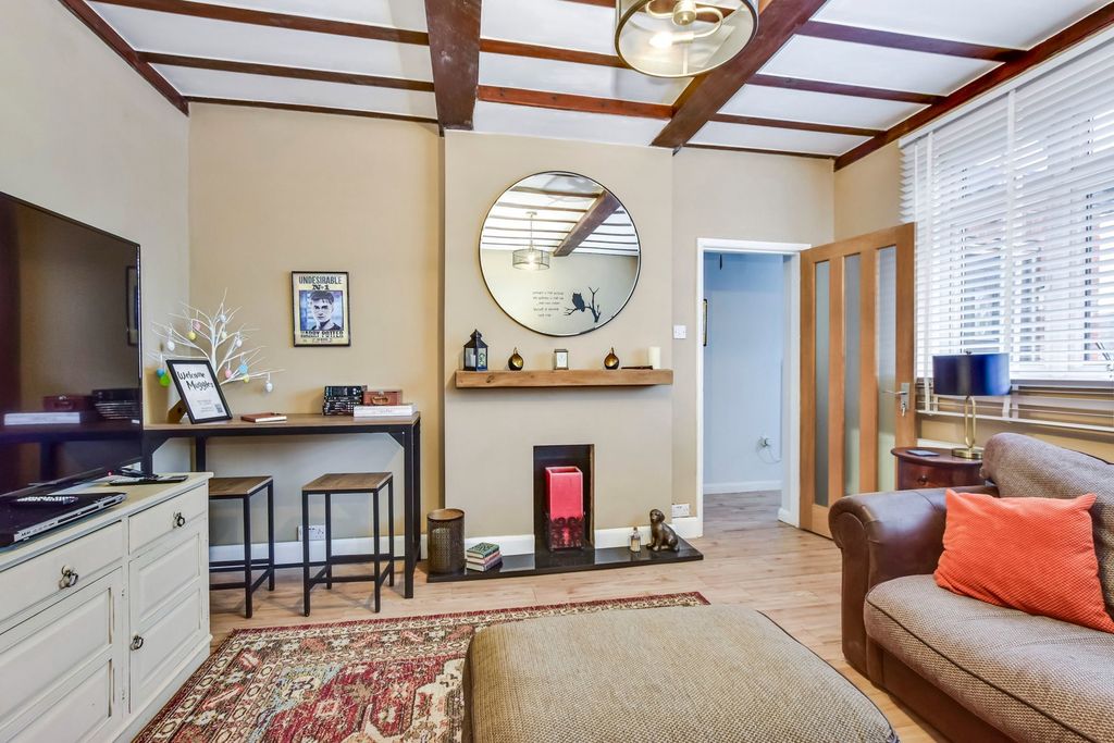 Property photo 3 of 26