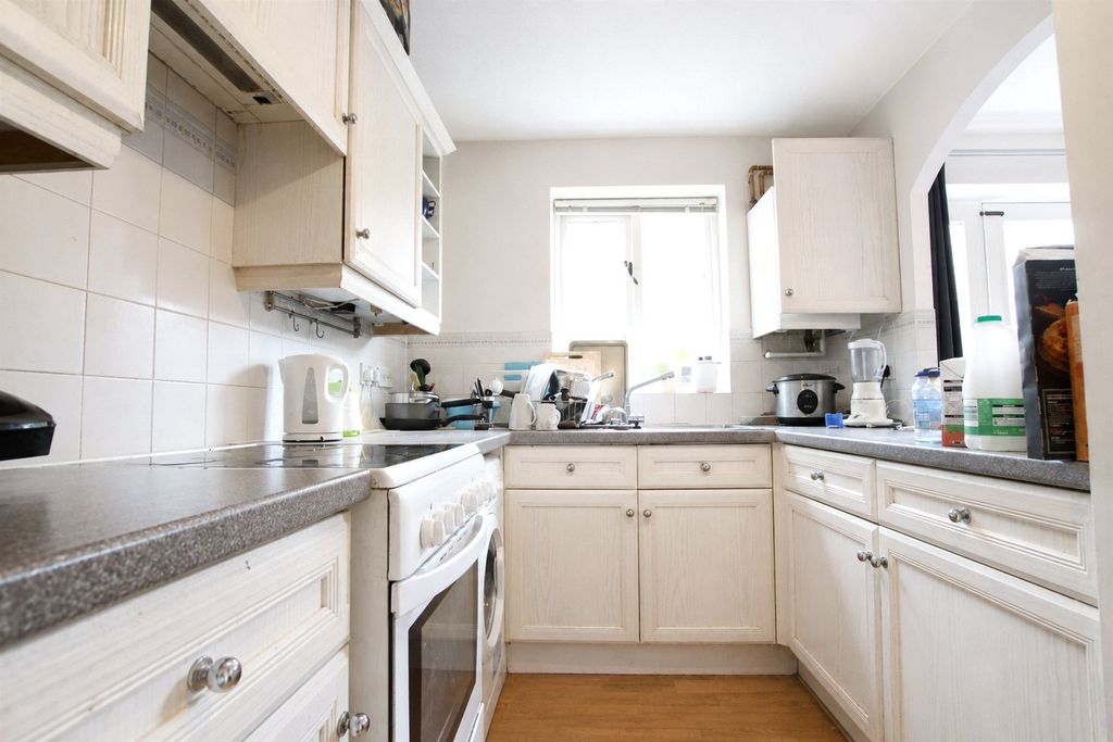 Property photo 2 of 8 Picture No. 10