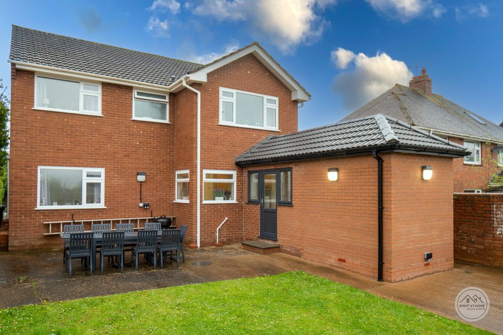 Property photo 1 of 36
