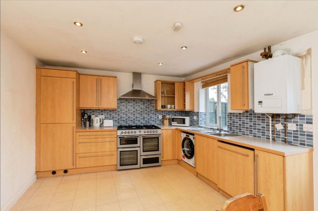 Property photo 3 of 8 Picture No. 06