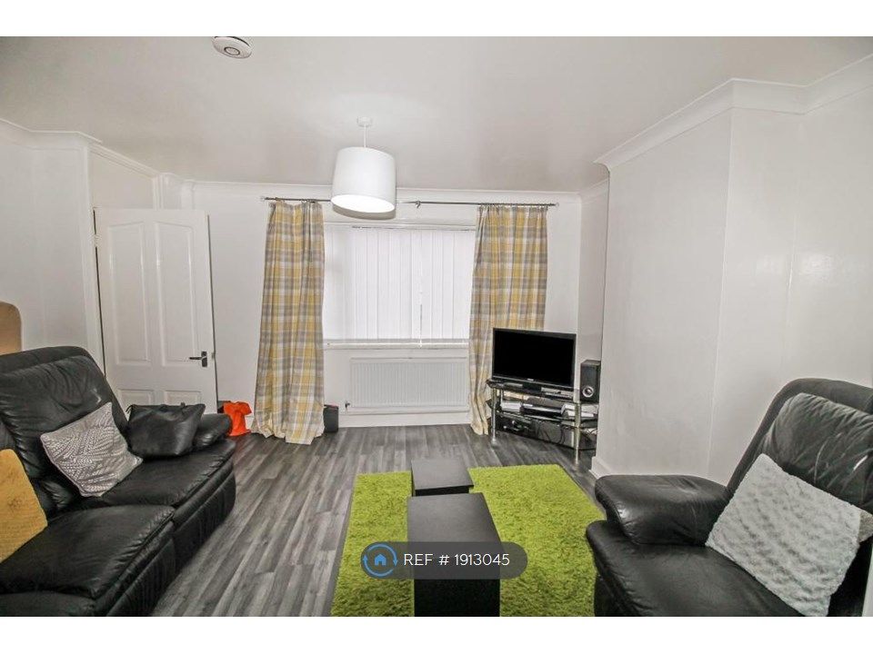 Property photo 2 of 10 Living Room