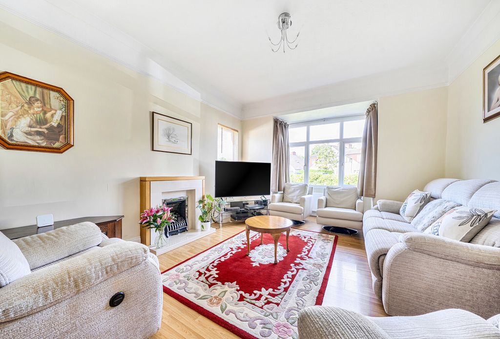 Property photo 3 of 19 1484397-11-6A43F2...