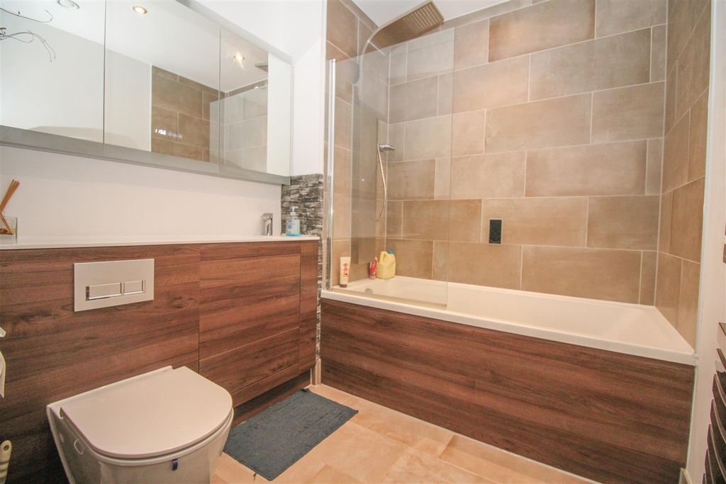 Additional image 8 of 2 bed flat for saleMoore House, Harlow CM20