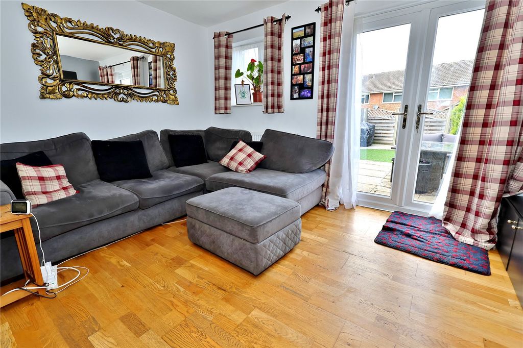 Property photo 2 of 12 Picture No. 10