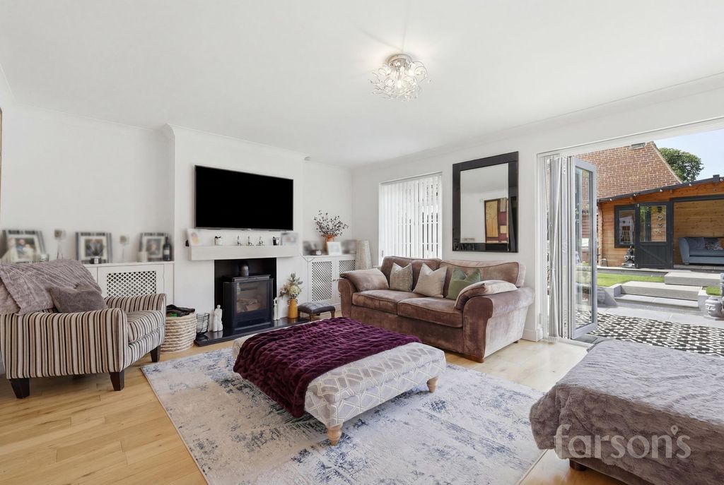 Property photo 3 of 33