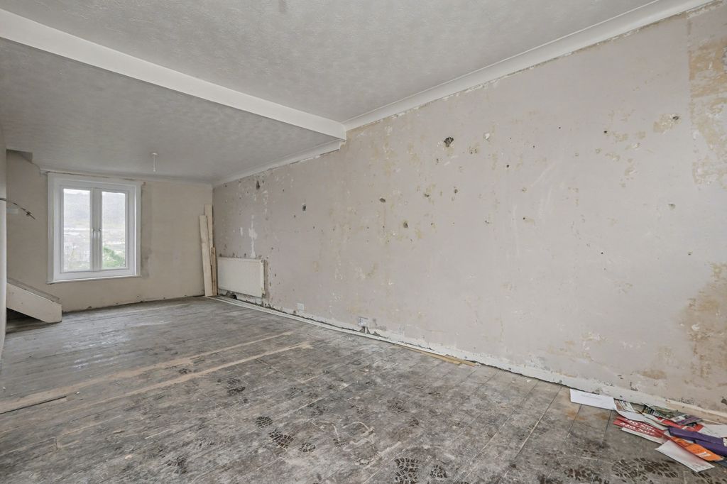 Property photo 3 of 24 12 Percival Terrace, Dover, Kent, Ct17 9Su