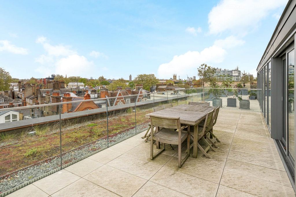 Property photo 3 of 6 Roof Terrace