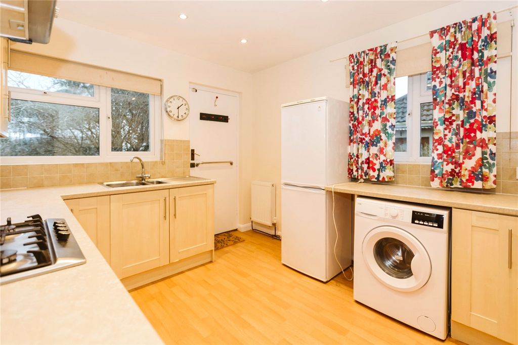 Property photo 2 of 12 Picture No. 11