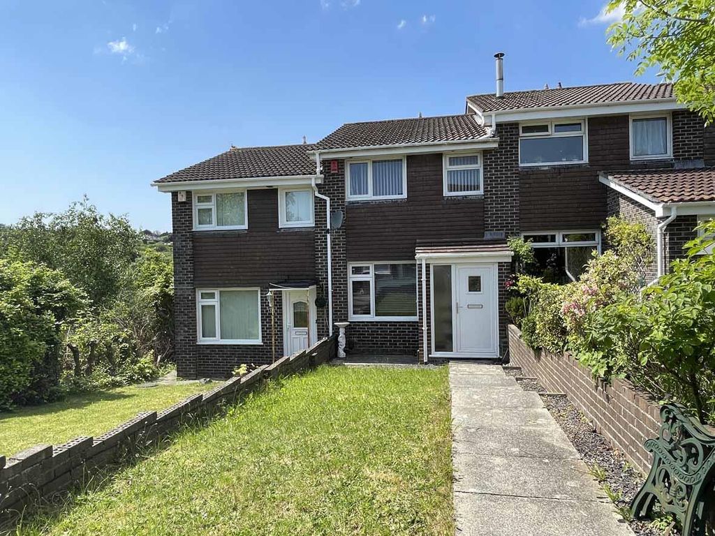 Property photo 1 of 12 Rigdale Close 71 - Front.Jpg