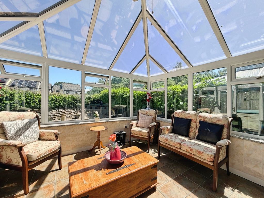 Property photo 2 of 18 5177055
