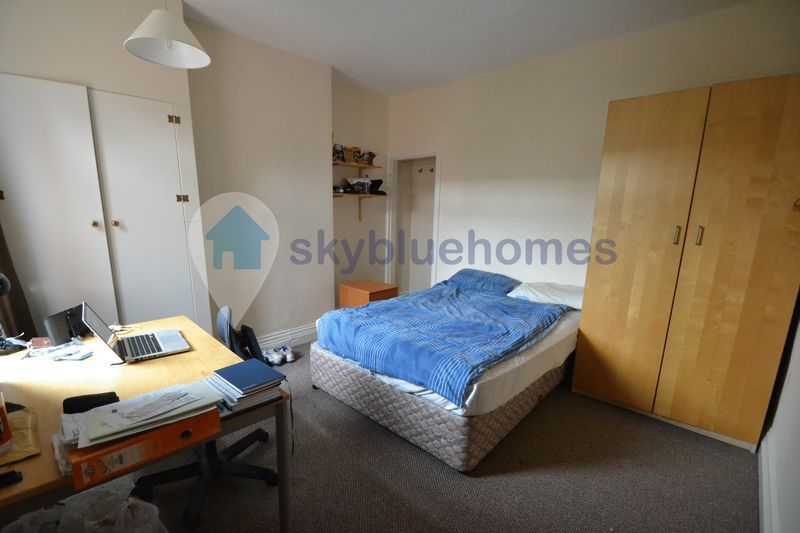 Property photo 3 of 9 Photo 4