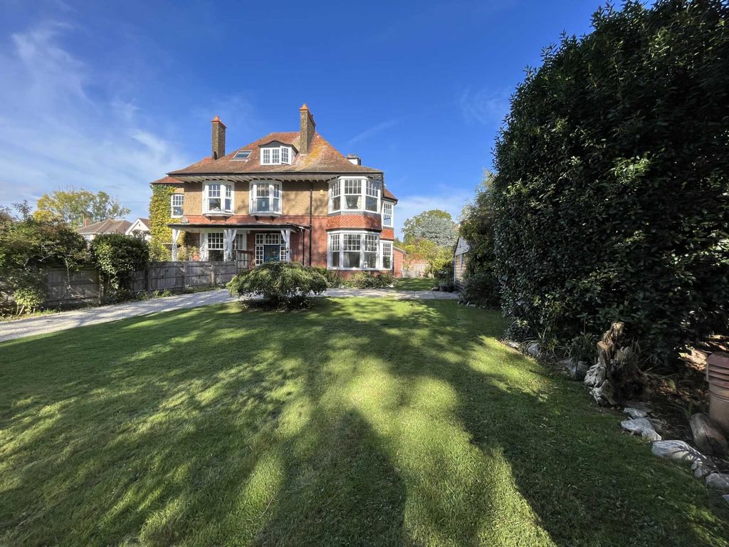 Property photo 1 of 23