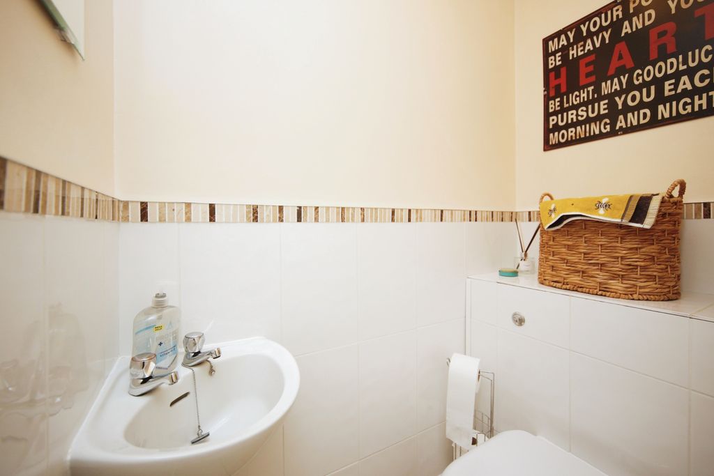 Property photo 3 of 15 Downstairs Cloakroom