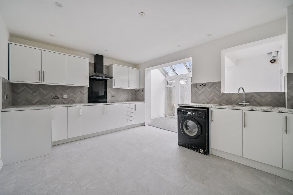 Property photo 2 of 18 Picture No. 09