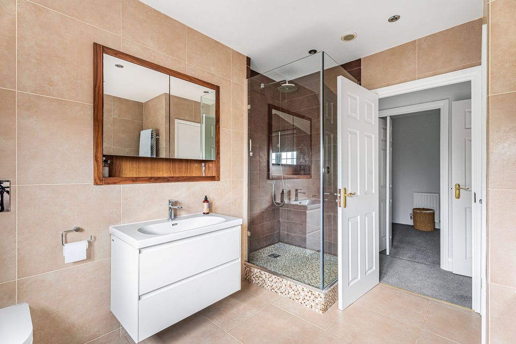 Additional image 18 of 4 bed detached house for saleGeorges Wood Road, Brookmans Park, Hatfield AL9