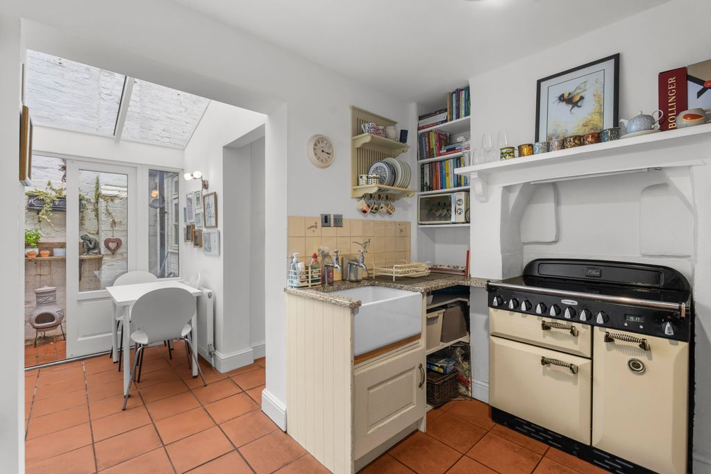 Property photo 2 of 12
