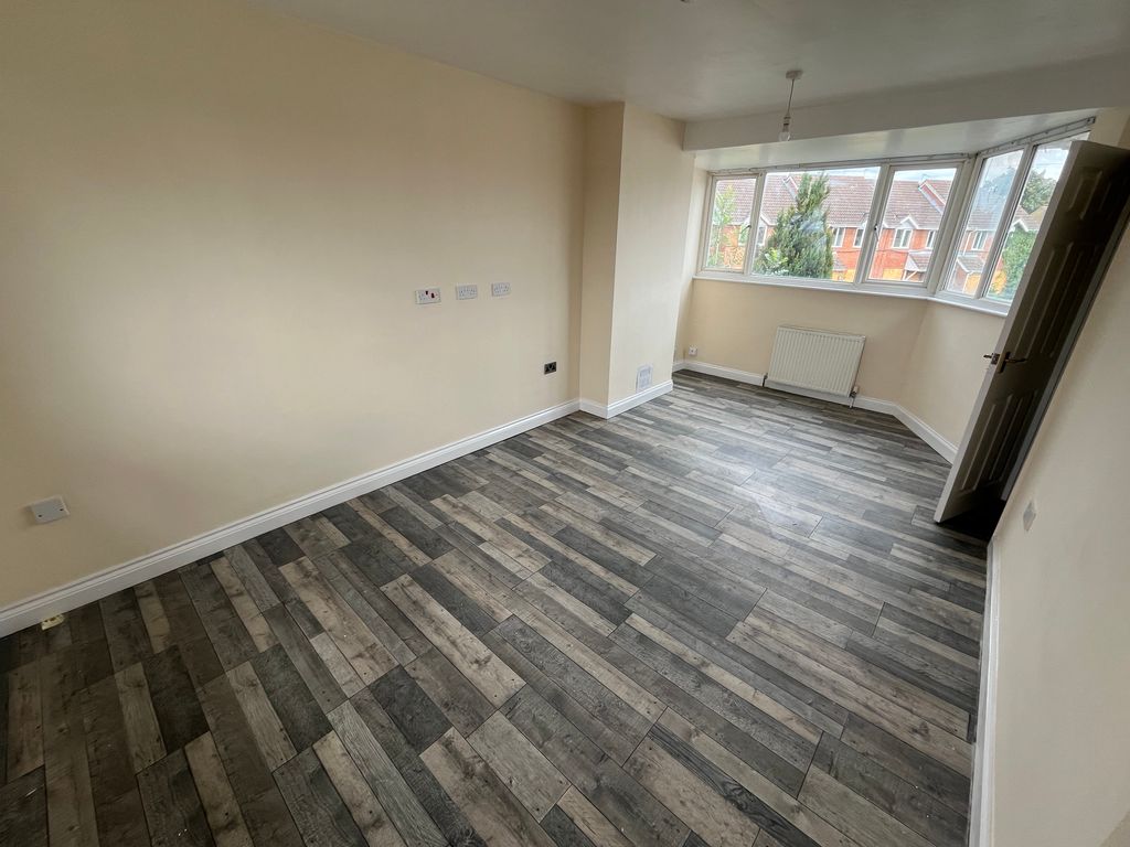 Property photo 1 of 11 Img_7007