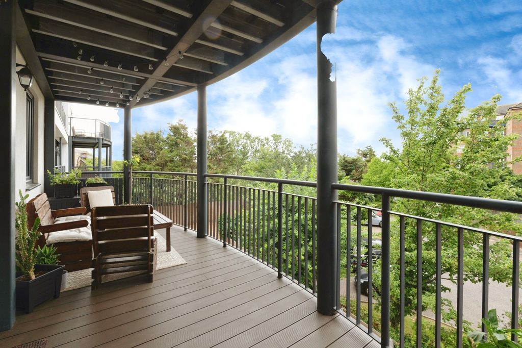 Property photo 2 of 17 Balcony
