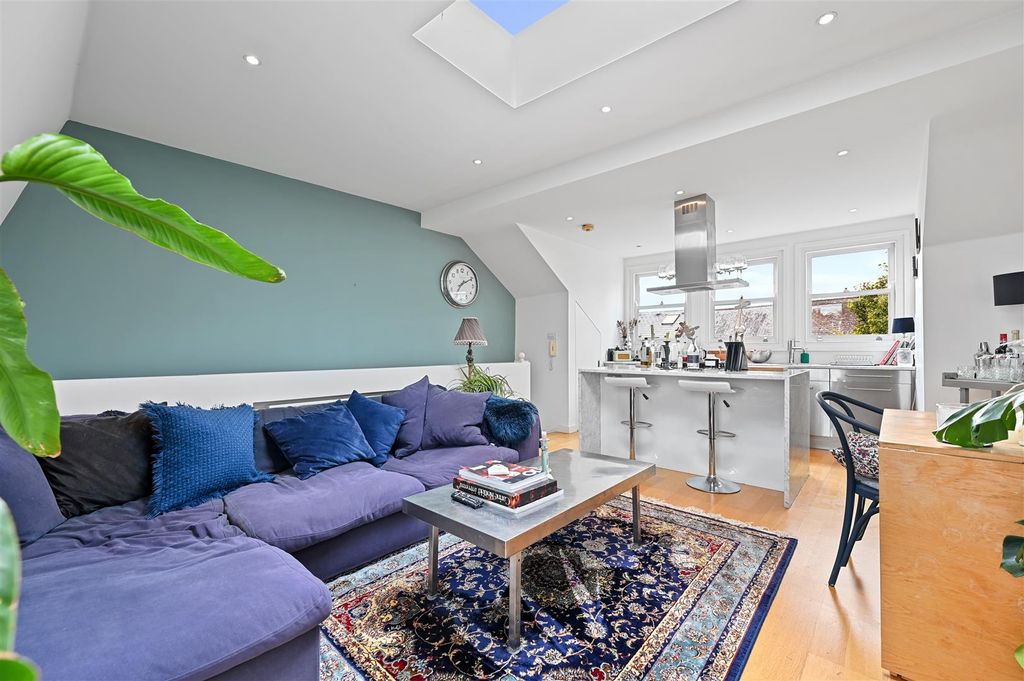 Property photo 2 of 10 Rockley Road - Receptionb3 (1).Jpg