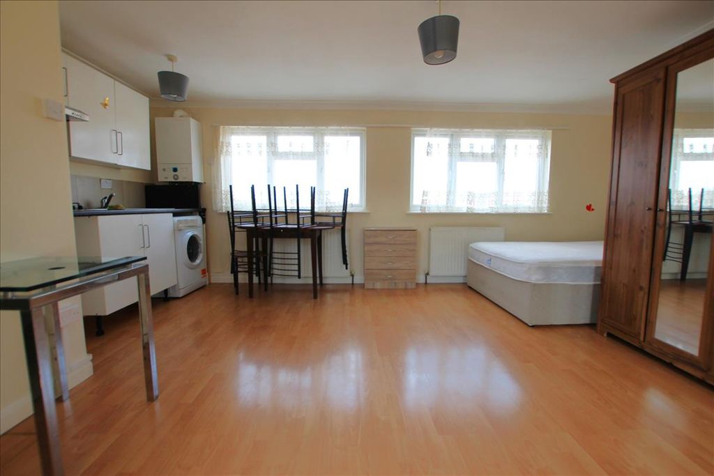 Property photo 3 of 8