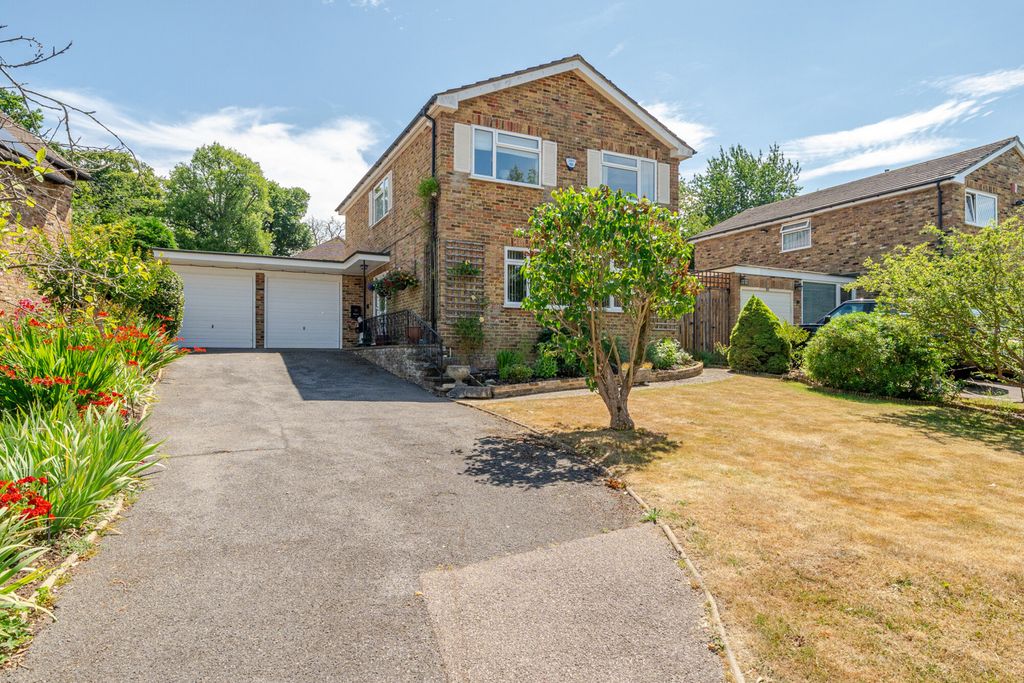 Property photo 1 of 17 1321011-1-6867Bf0...