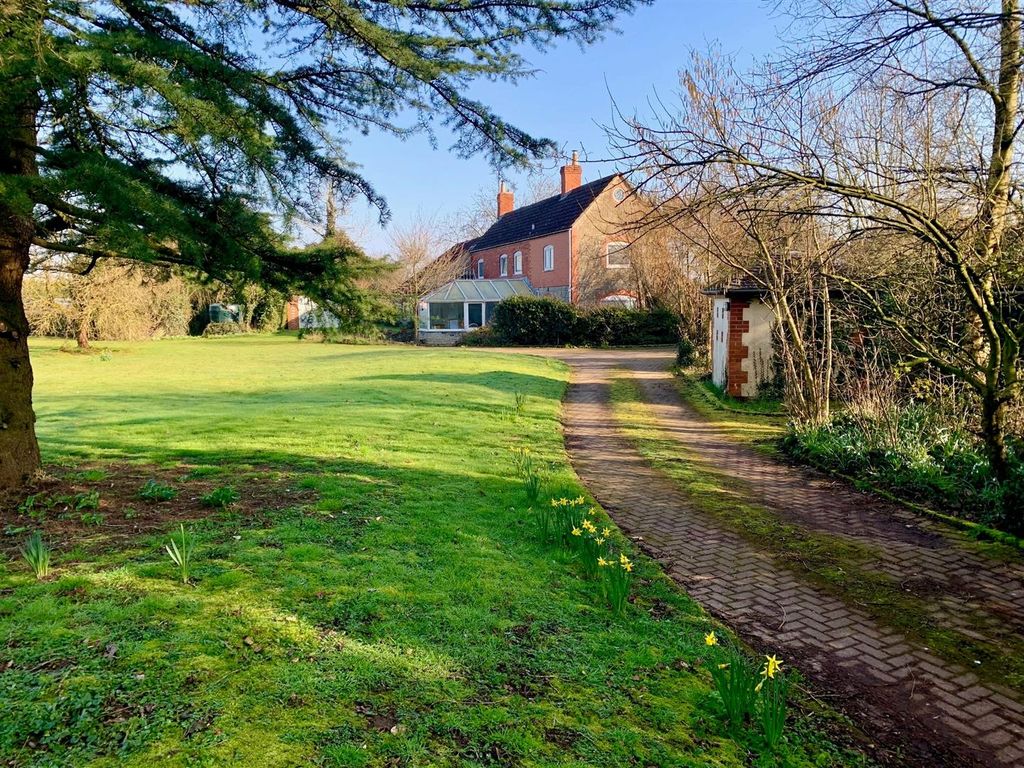 Property photo 1 of 37