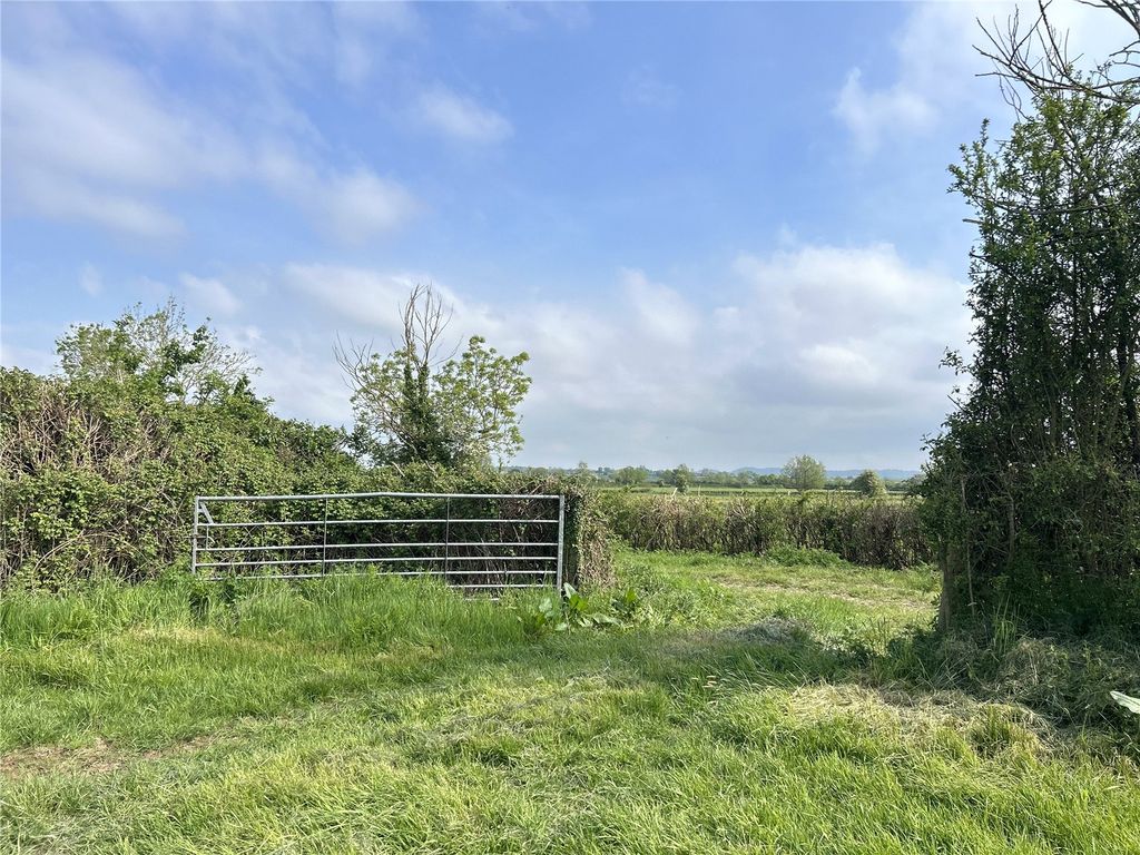 Property photo 2 of 9 Picture No. 11