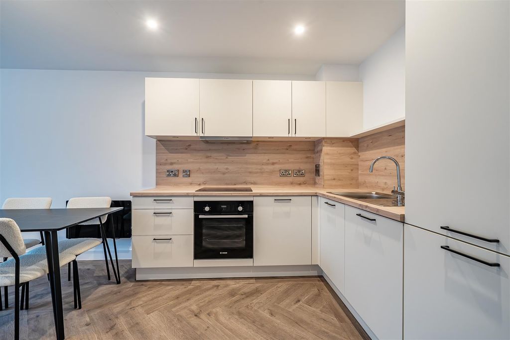 Property photo 2 of 13 1424436-1-69Aae472Df17d.Jpg