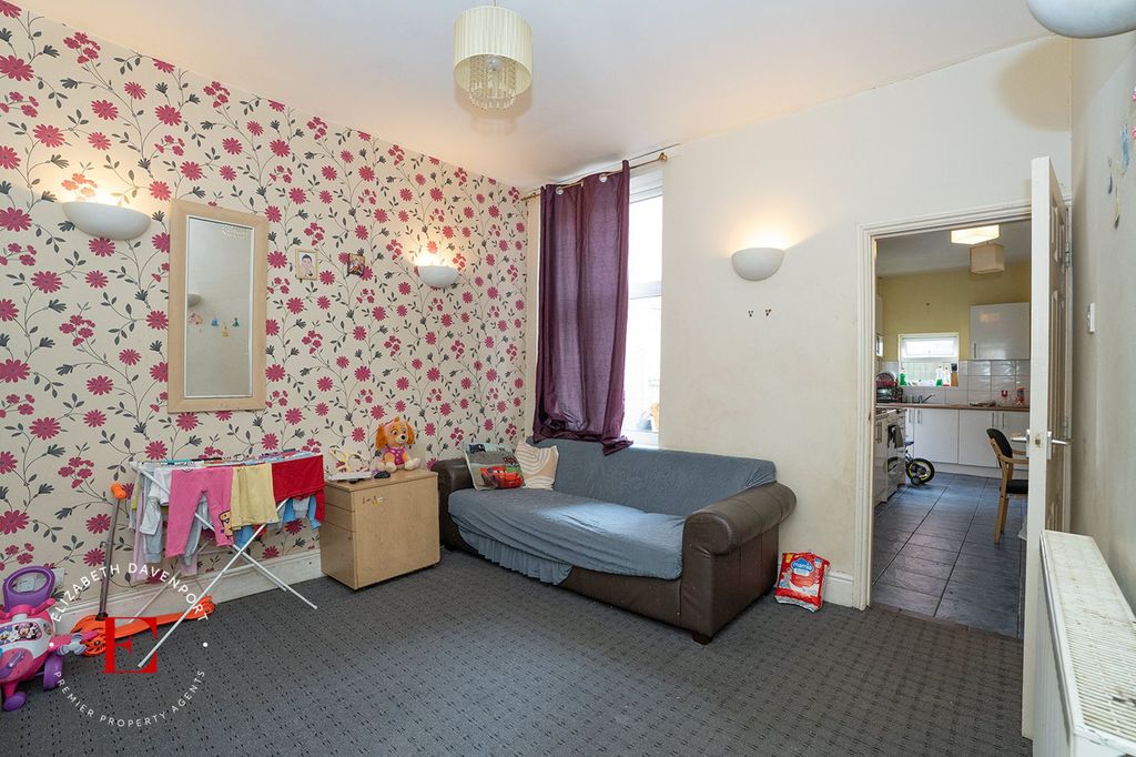 Property photo 3 of 9