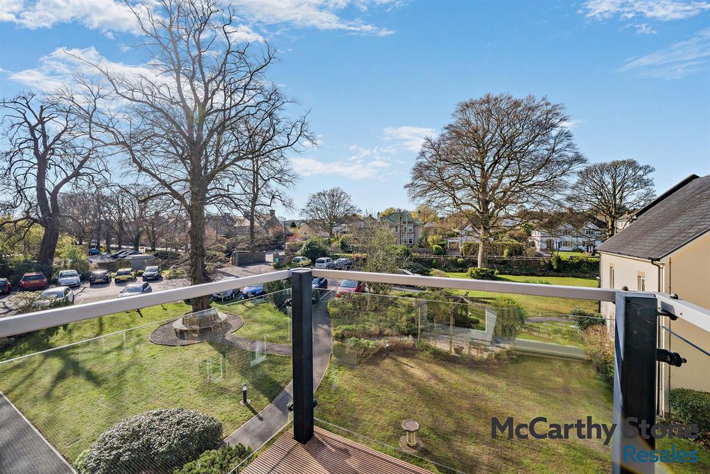 Property photo 2 of 16 Balcony