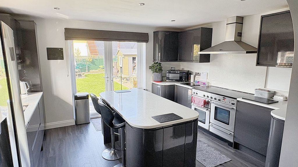 Property photo 2 of 19 Not Specified