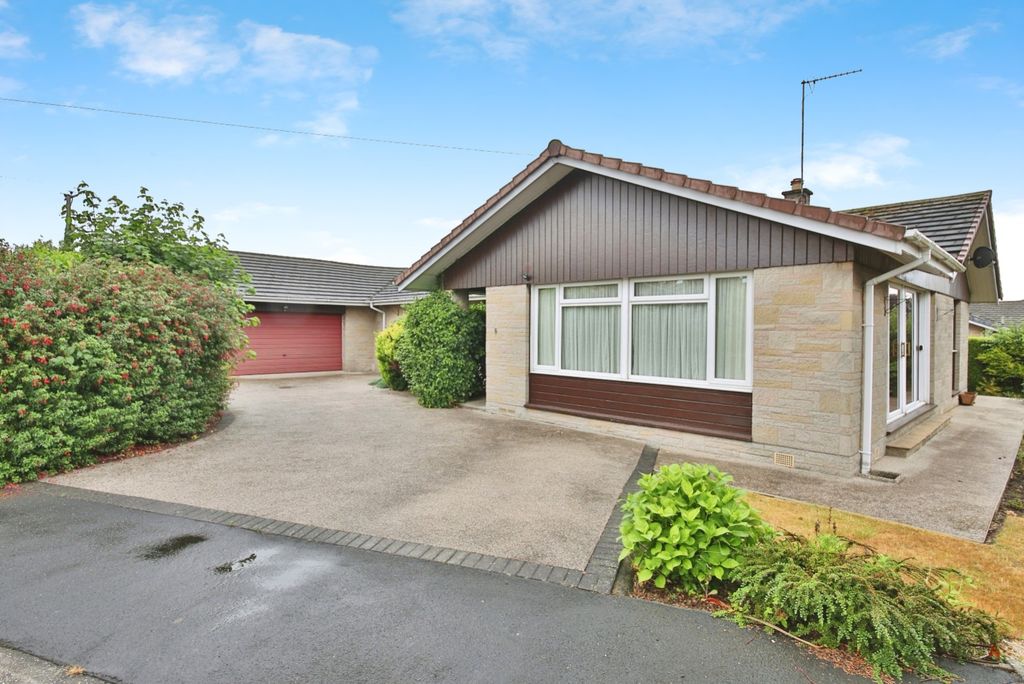 Property photo 1 of 15 4339873