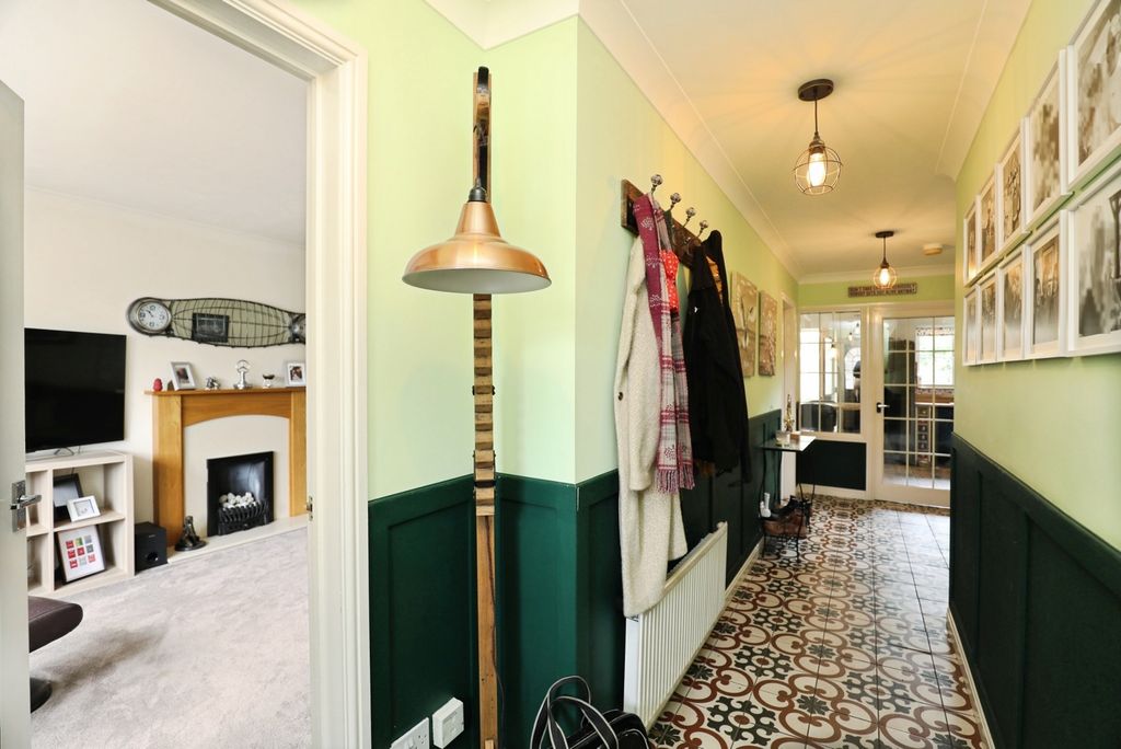 Property photo 2 of 30 Pbox-Img.Jpg