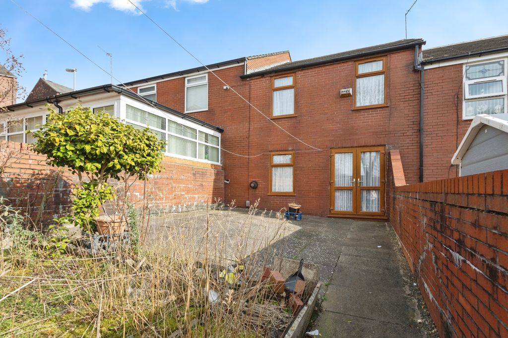 Property photo 2 of 17 Photography