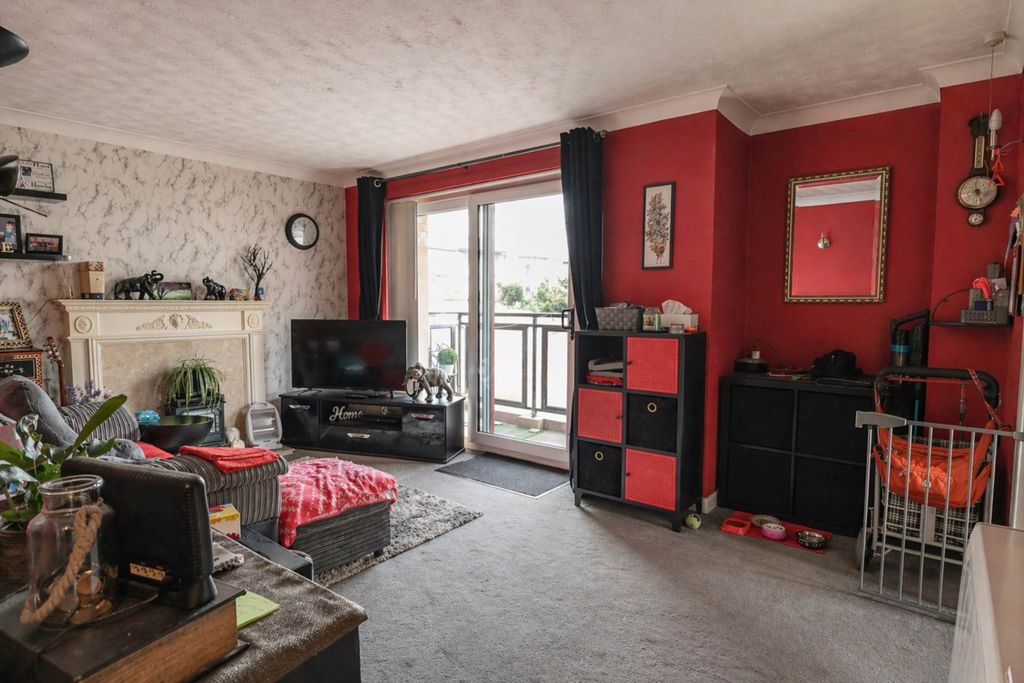 Property photo 2 of 14