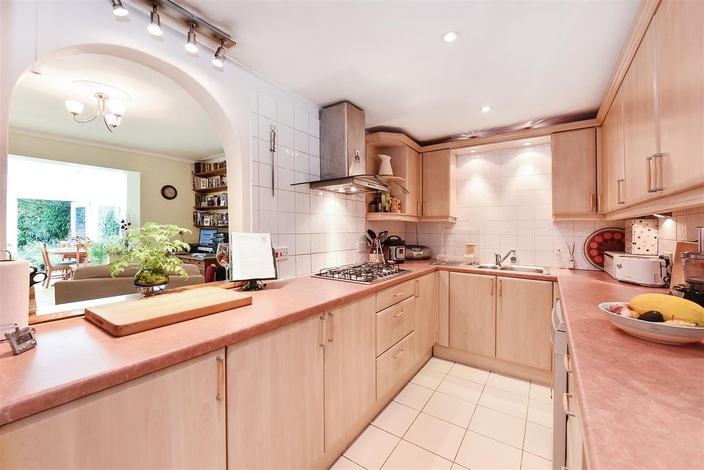Property photo 3 of 8