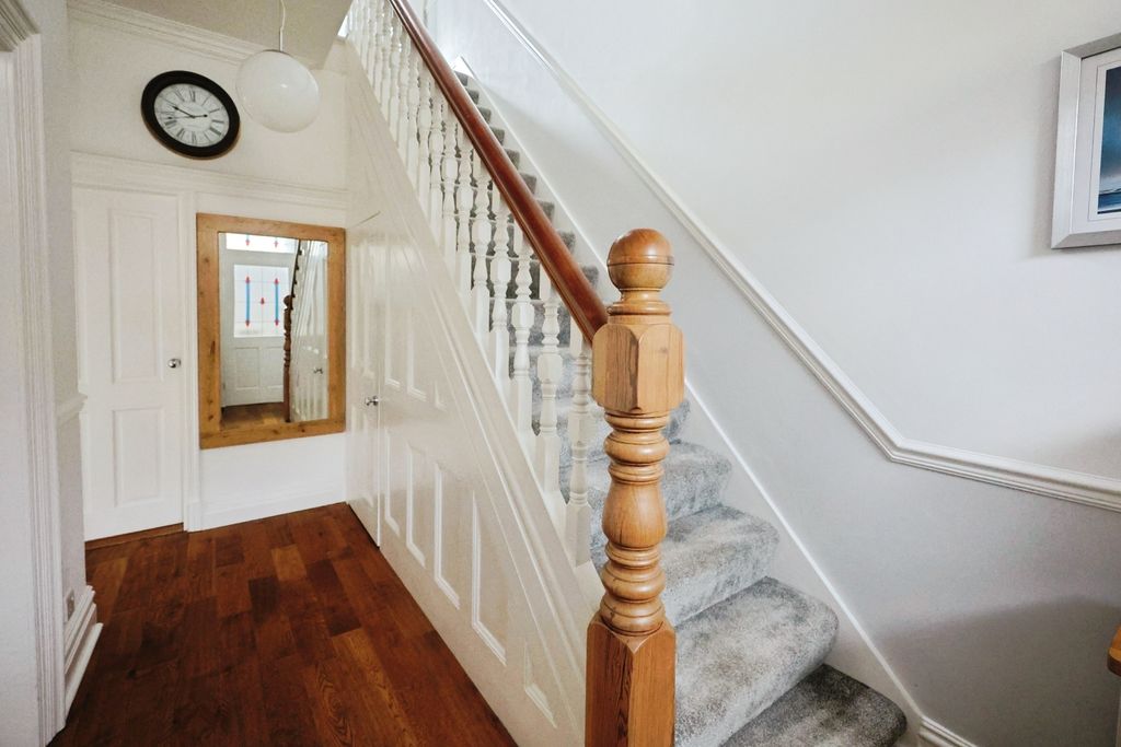 Property photo 2 of 12 Pbox-Img.Jpg