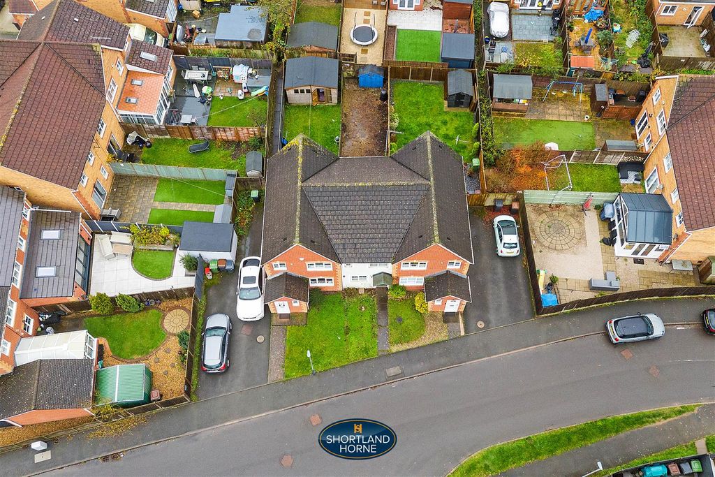 Property photo 3 of 18 13 Lymington Drive (5 Of 17).Jpg