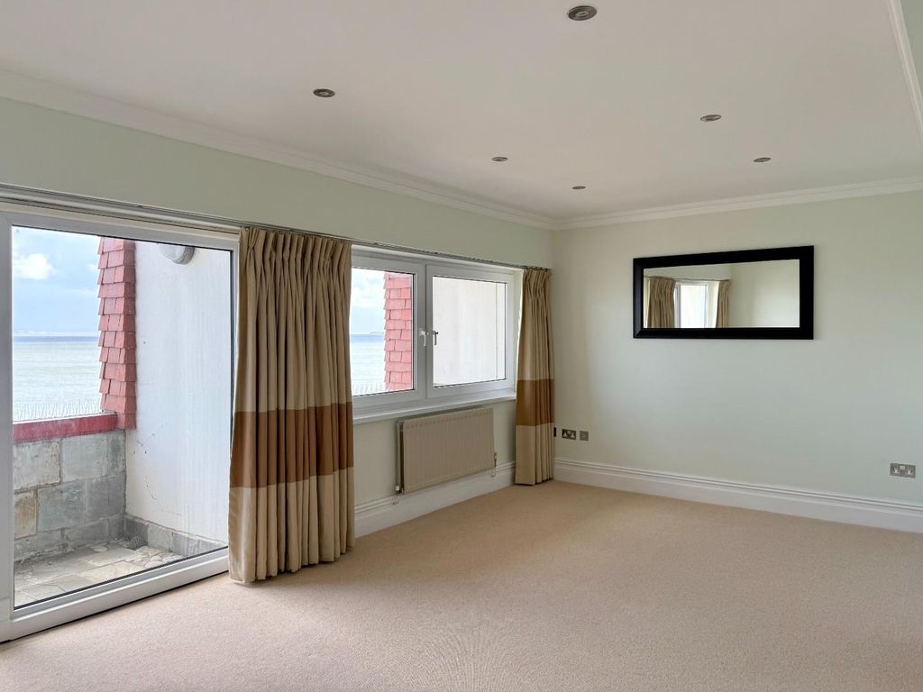 Property photo 3 of 29 Living/Dining Room