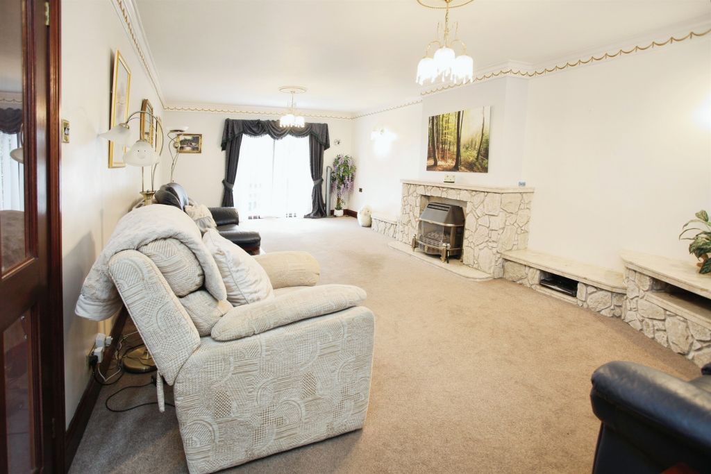 Property photo 3 of 34