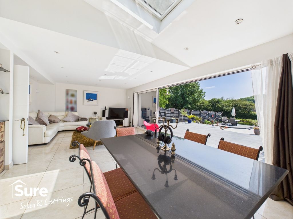 Property photo 1 of 14 4316090