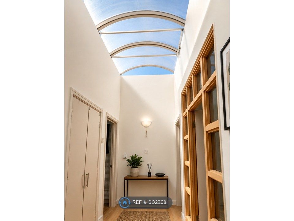 Property photo 3 of 13 Hallway