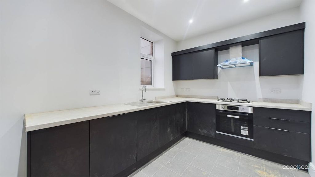 Property photo 2 of 14 3819274