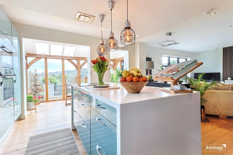 Property photo 2 of 23 Photo 4