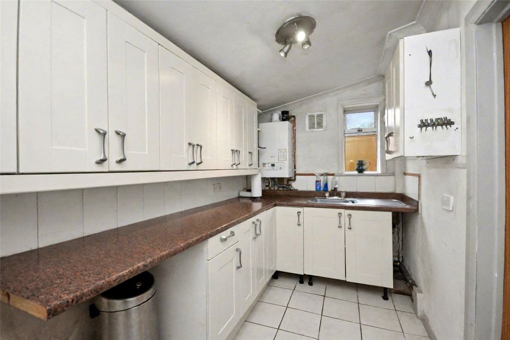 Property photo 3 of 16 Picture No. 22