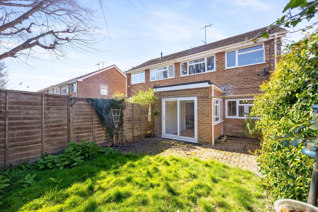 Property photo 2 of 28